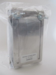 6EZ2041-8UG00-0BG0 - ADAPTER MOUNTING ANGLE SET